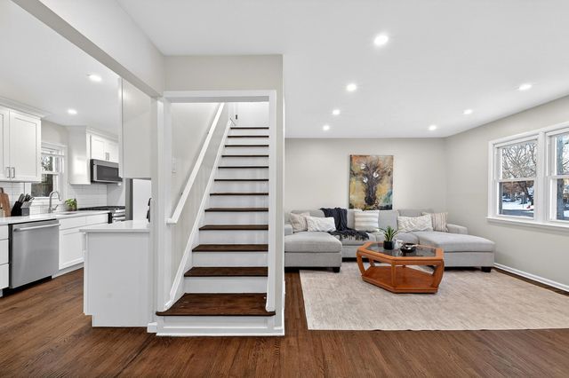 5 LOIS AVE, East Brunswick, NJ 08816