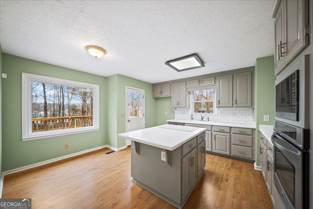 80 Farmington Drive, Woodstock, GA 30188