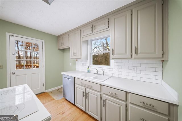 80 Farmington Drive, Woodstock, GA 30188