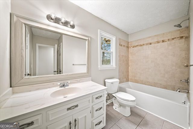 80 Farmington Drive, Woodstock, GA 30188