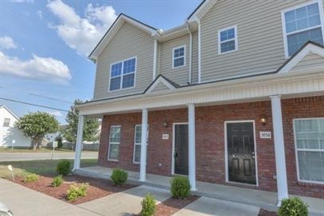 3052 Rg Buchanan Dr, La Vergne, TN 37086