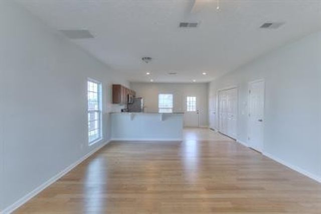 3052 Rg Buchanan Dr, La Vergne, TN 37086