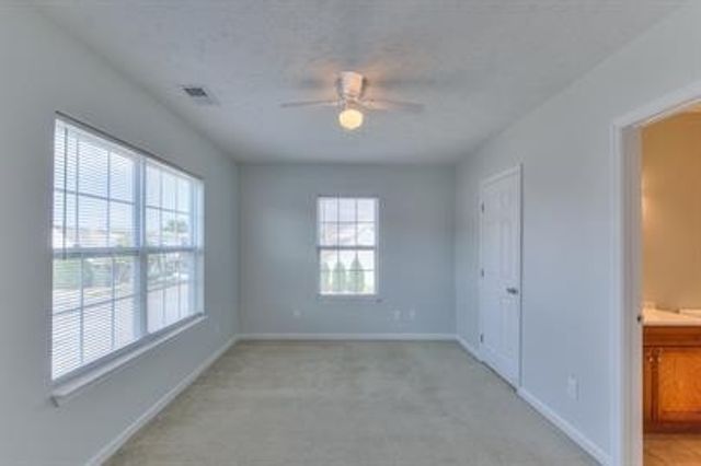 3052 Rg Buchanan Dr, La Vergne, TN 37086