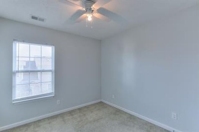 3052 Rg Buchanan Dr, La Vergne, TN 37086