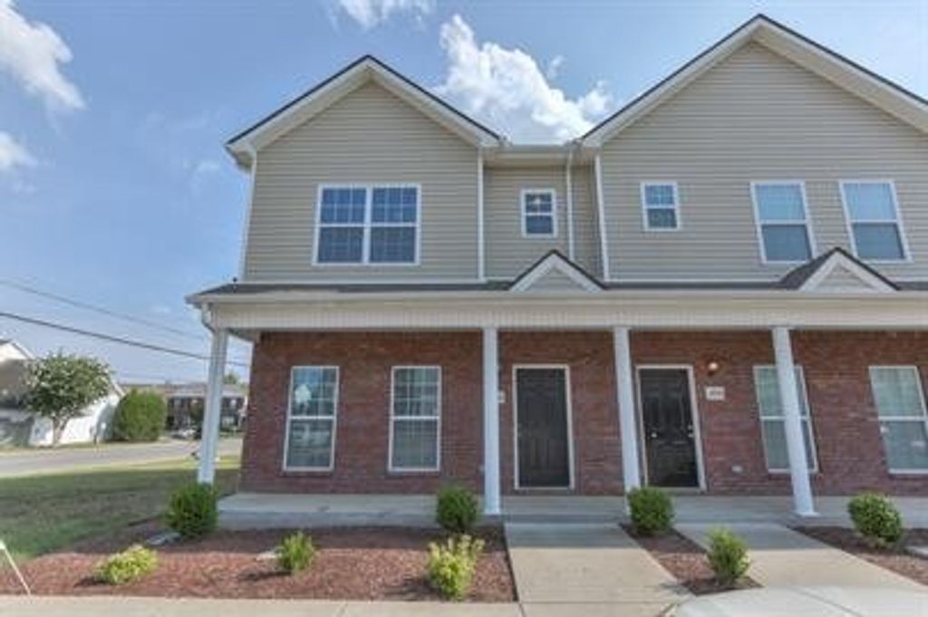 3052 Rg Buchanan Dr, La Vergne, TN 37086