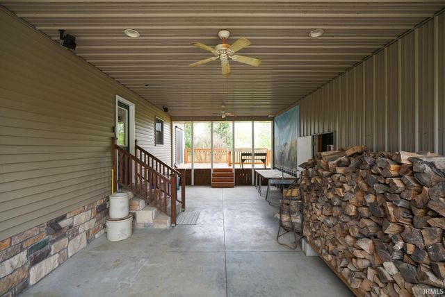 2039 Us Highway 231, Loogootee, IN 47553