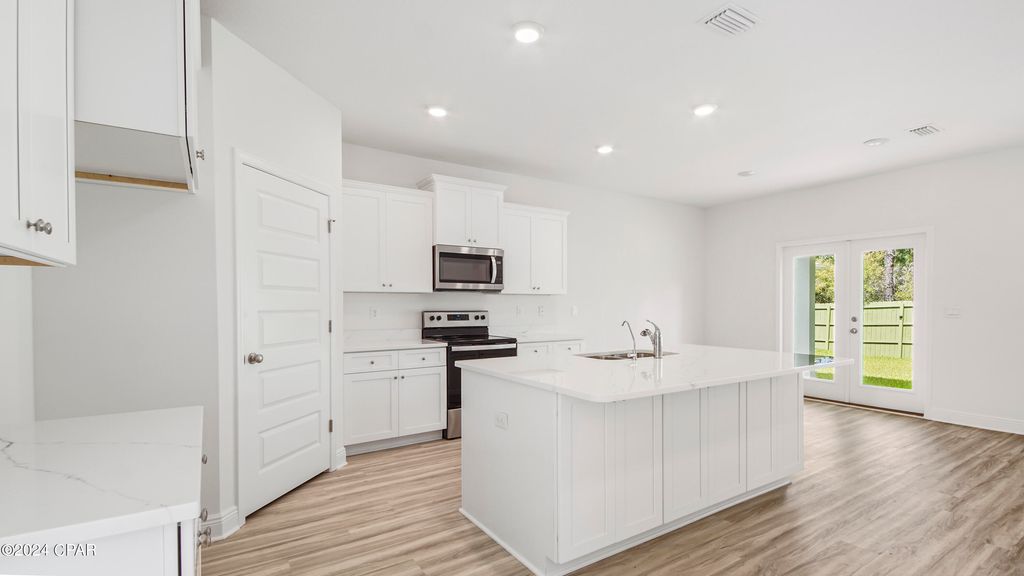Image 4 of property listing at 586 Hancock Way, Panama City Beach, FL 32413