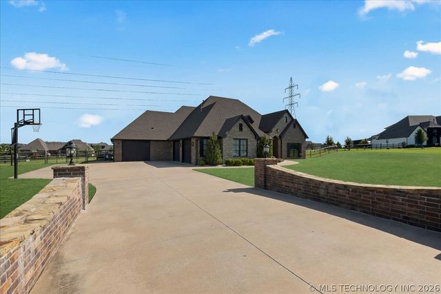 7003 E 88th Street N, Owasso, OK 74055