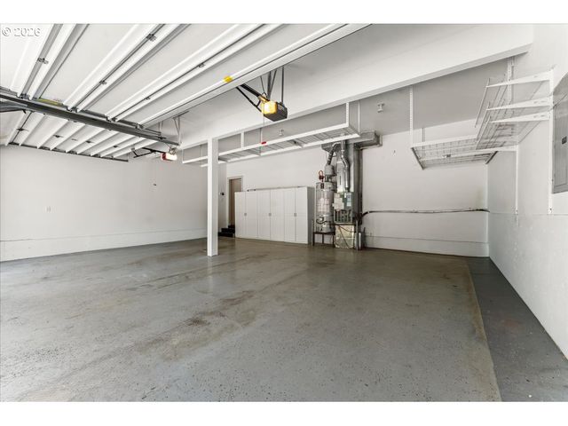 260 Se AVONDALE Way, Gresham, OR 97080
