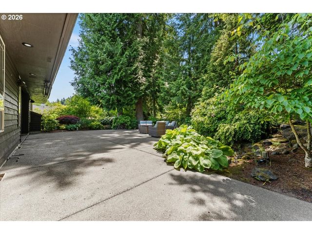 260 Se AVONDALE Way, Gresham, OR 97080