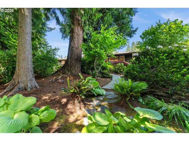 260 Se AVONDALE Way, Gresham, OR 97080