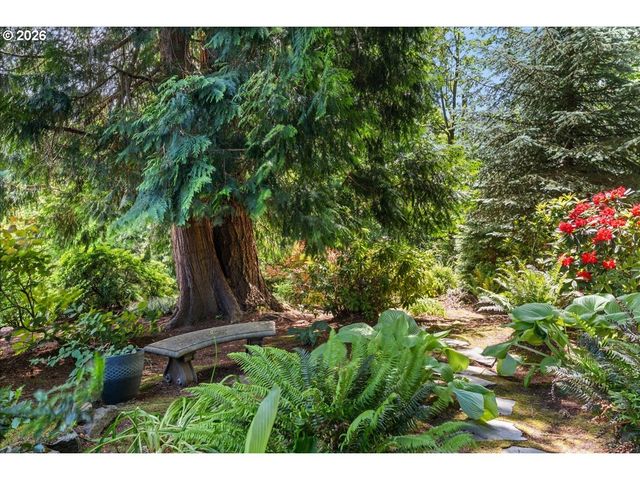 260 Se AVONDALE Way, Gresham, OR 97080