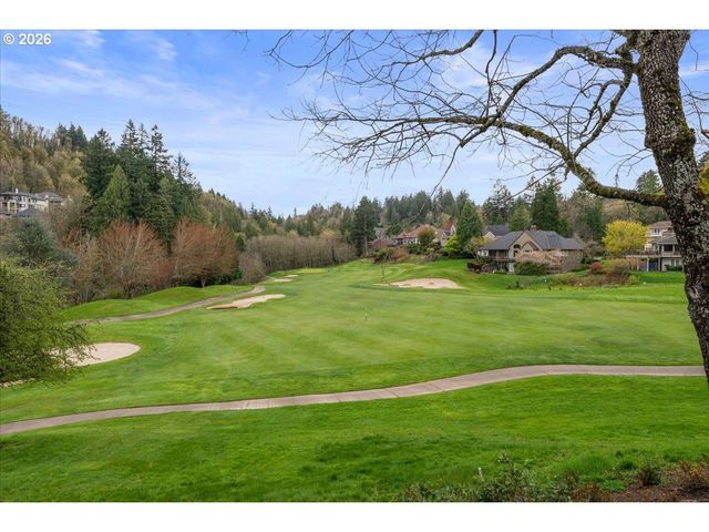 260 Se AVONDALE Way, Gresham, OR 97080