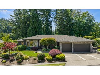 260 Se AVONDALE Way, Gresham, OR 97080