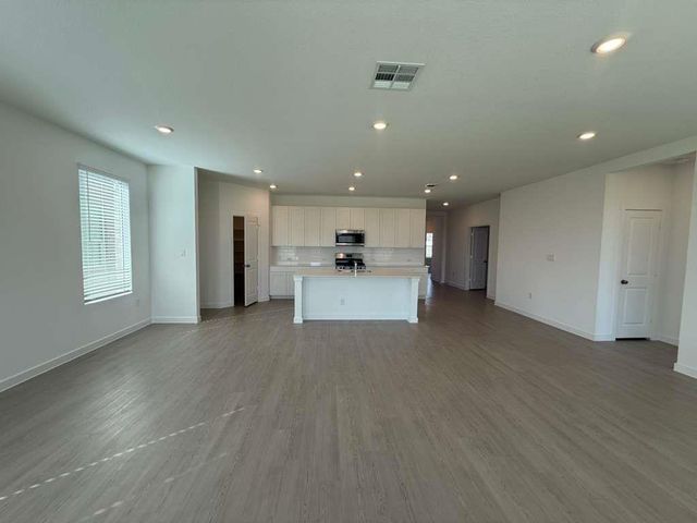 124 Brabham LOOP, Hutto, TX 78634