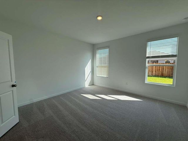 124 Brabham LOOP, Hutto, TX 78634