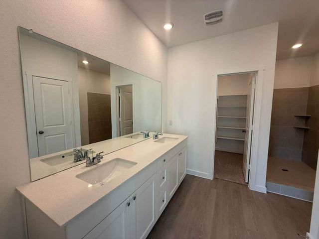 124 Brabham LOOP, Hutto, TX 78634