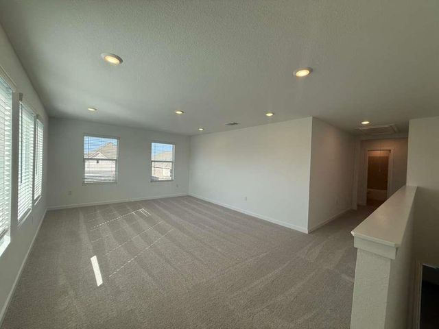 124 Brabham LOOP, Hutto, TX 78634