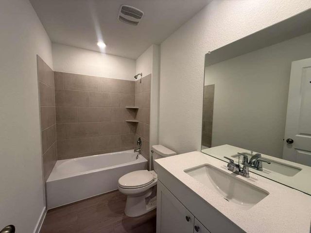 124 Brabham LOOP, Hutto, TX 78634