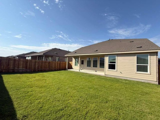 124 Brabham LOOP, Hutto, TX 78634