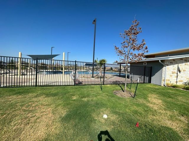 124 Brabham LOOP, Hutto, TX 78634