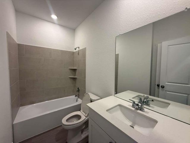 124 Brabham LOOP, Hutto, TX 78634