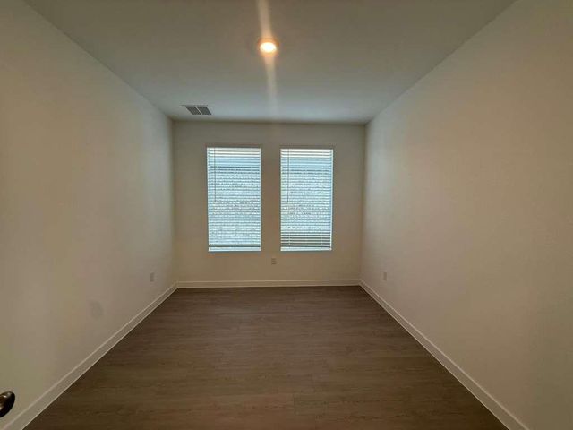 124 Brabham LOOP, Hutto, TX 78634