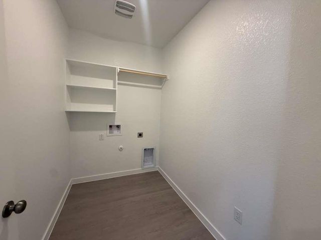 124 Brabham LOOP, Hutto, TX 78634