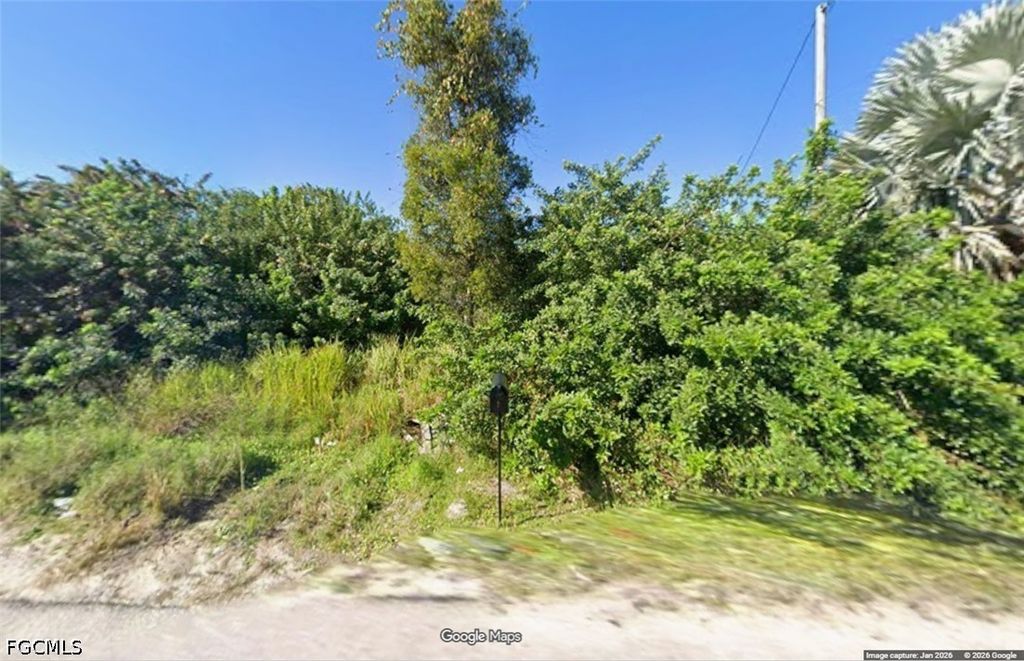 466 Petite AVE, Lehigh Acres, FL 33974