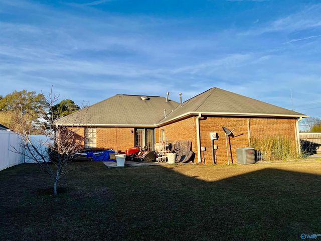 301 Brenda Street SW, Decatur, AL 35603