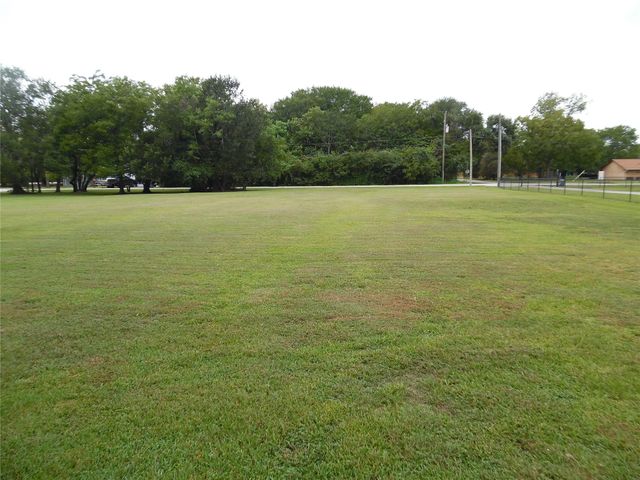 14084 Highway 6, Santa Fe, TX 77517