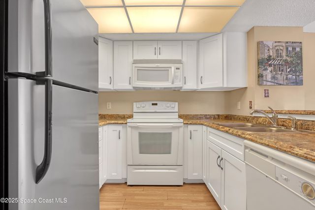 901 Sonesta Avenue NE, 103, Palm Bay, FL 32905