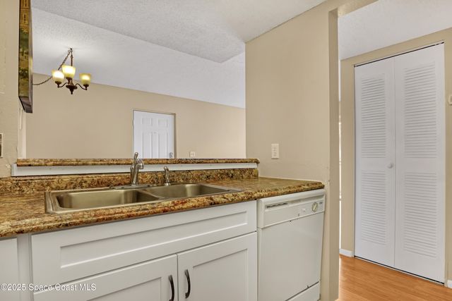 901 Sonesta Avenue NE, 103, Palm Bay, FL 32905