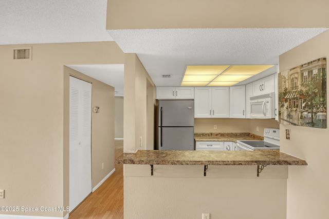 901 Sonesta Avenue NE, 103, Palm Bay, FL 32905