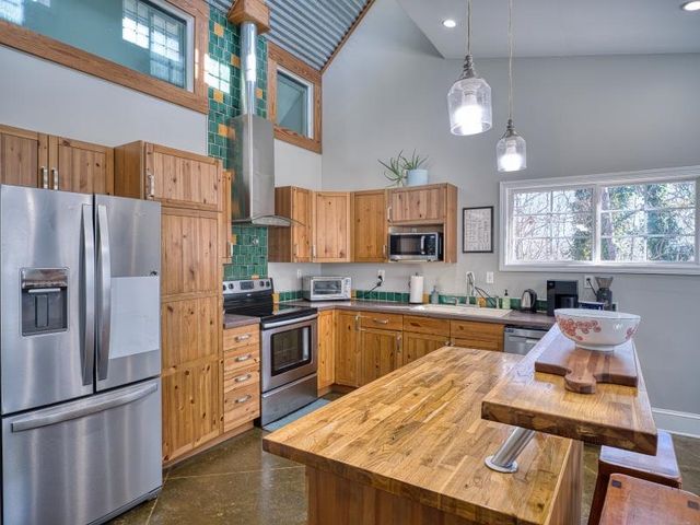 1712 Winding Way, Taylors, SC 29687