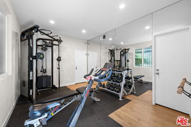 18645 Hatteras Street 285, Tarzana (los Angeles), CA 91356