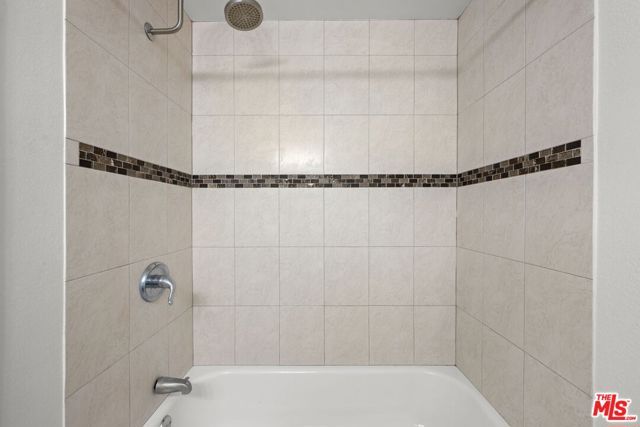 18645 Hatteras Street 285, Tarzana (los Angeles), CA 91356
