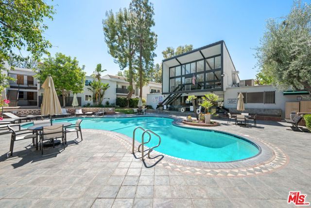 18645 Hatteras Street 285, Tarzana (los Angeles), CA 91356