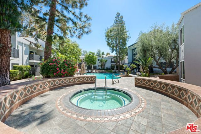 18645 Hatteras Street 285, Tarzana (los Angeles), CA 91356