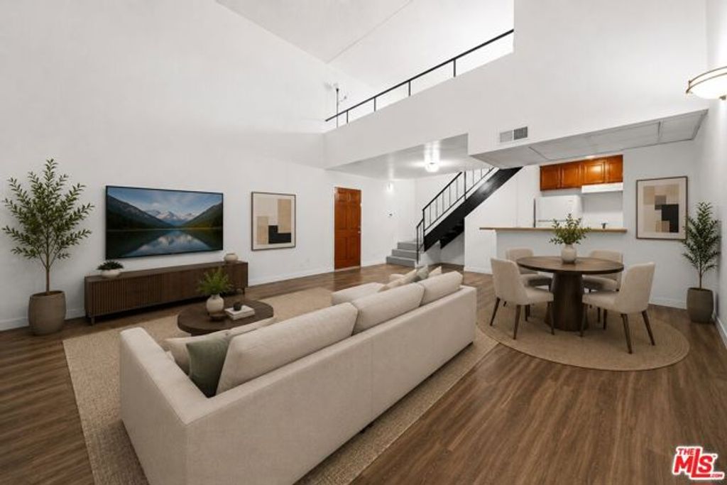 18645 Hatteras Street 285, Tarzana (los Angeles), CA 91356