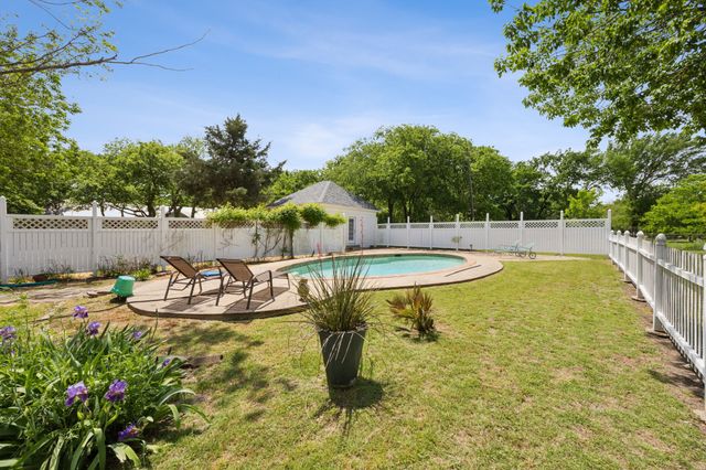 201 N Lenard Street, Red Oak, TX 75154