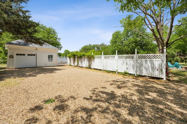 201 N Lenard Street, Red Oak, TX 75154