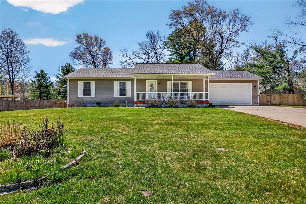 555 Bellevue Street, Twin Lake, MI 49457