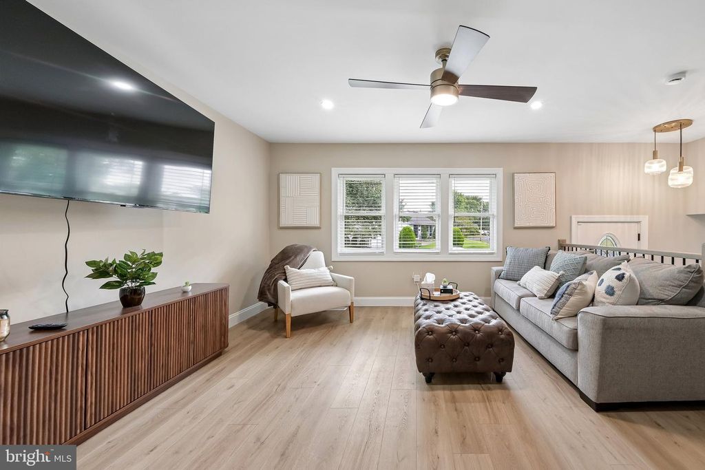 197 INDIANA AVE, BLACKWOOD, NJ 08012 — photo 2