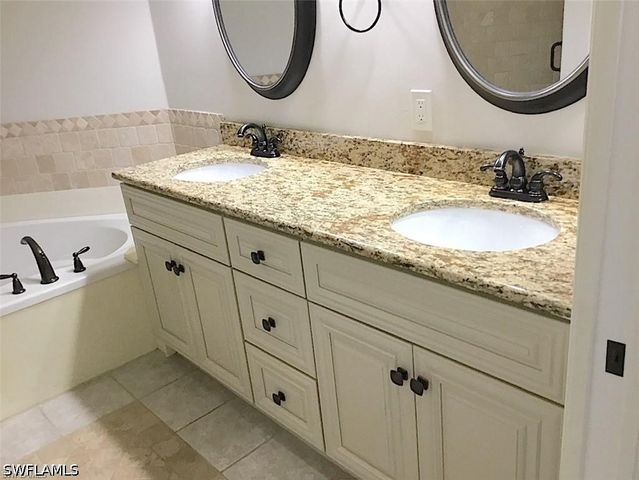 2200 Arielle DR 1005, Naples, FL 34109