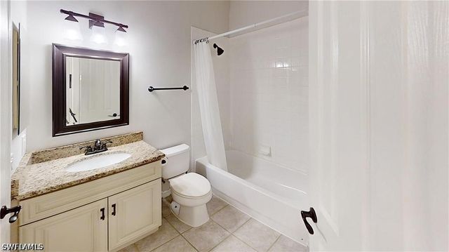2200 Arielle DR 1005, Naples, FL 34109