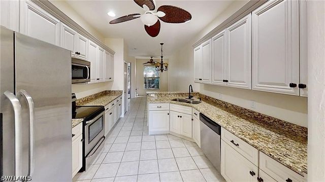 2200 Arielle DR 1005, Naples, FL 34109