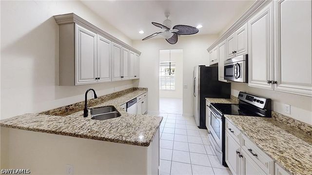 2200 Arielle DR 1005, Naples, FL 34109