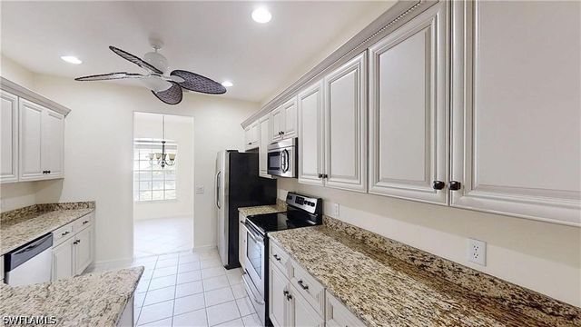 2200 Arielle DR 1005, Naples, FL 34109