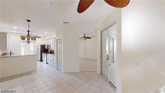 2200 Arielle DR 1005, Naples, FL 34109